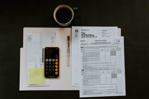 拉薩的企業(yè)，選擇代理記賬和自己請(qǐng)專(zhuān)職會(huì)計(jì)記賬哪個(gè)更劃算？
